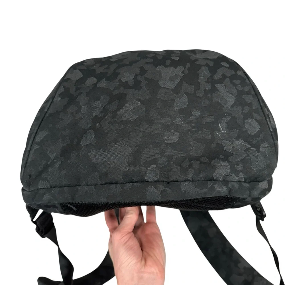 Lululemon Out Of Range Backpack *20L in Fragment Camo Jacquard‎ Black Deep Coal